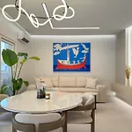 Luxurious Penthouse Centre アパート *